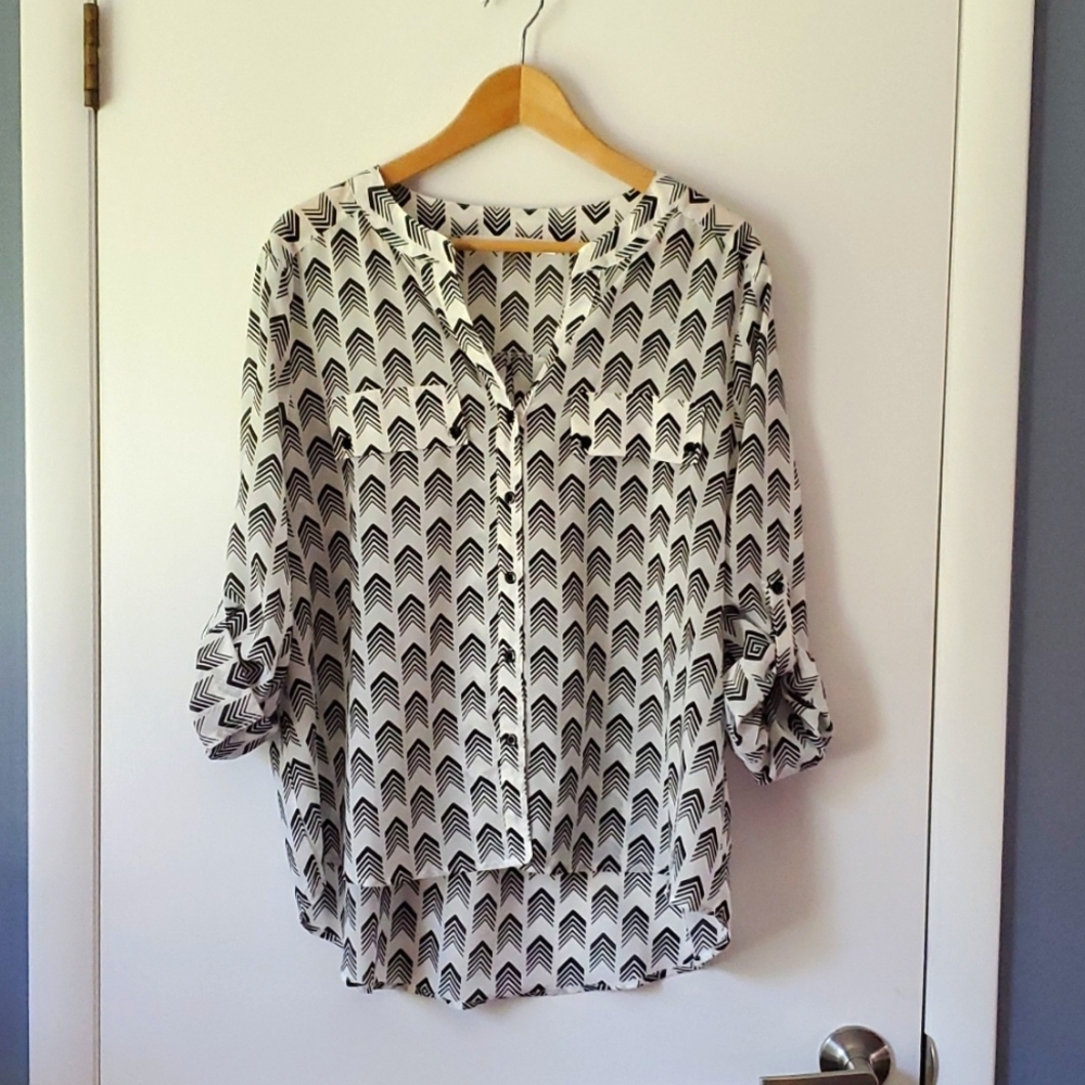 Fun 2 Fun white and black Henley blouse in XL